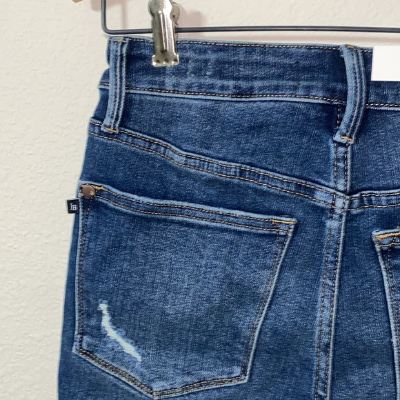 🐆NWT Judy Blue High Waisted distressed shorts! - Picture 6 of 12